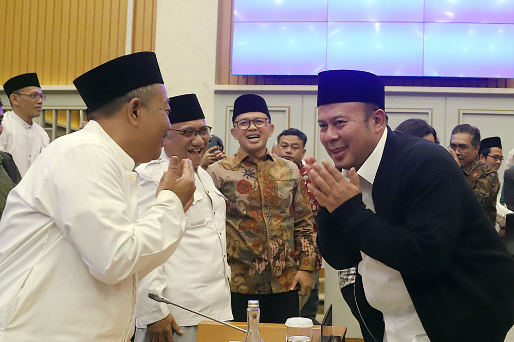 DPR Panggil Trans7 Bahas Kontroversi Tayangan Pesantren di Xpose Uncensored DPR gelar rapat membahas kontroversi tayangan infotainmen Xpose Uncensored di Trans7 yang dinilai melecehkan pesantren dan ulama. (BeritaNasional/Elvis Sendouw)