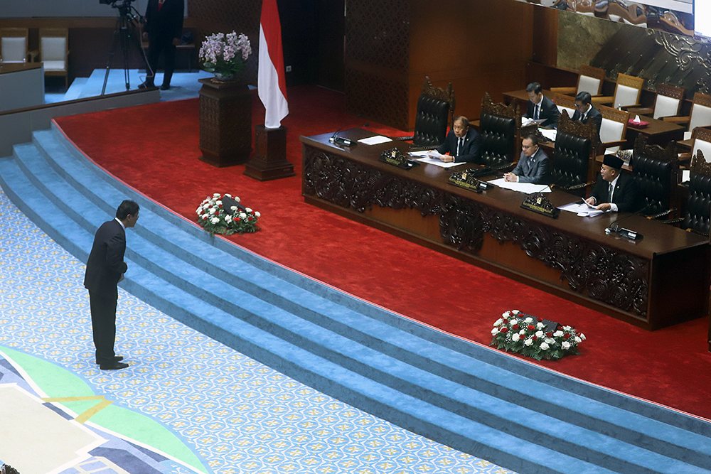 Wakil Ketua DPR Sufmi Dasco Ahmad menerima pandangan akhir pemerintah dari Menteri Keuangan terkait RUU Perubahan P2SK menjadi UU. (BeritaNasional/Elvis Sendouw)