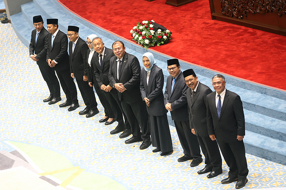 Ketua Komisi VIII DPR Marwan Dasopang menyampaikan laporan pembahasan putusan Komisi VIII menyetujui delapan calon anggota Badan Zakat Nasional (Baznas). (BeritaNasional/Elvis Sendouw)