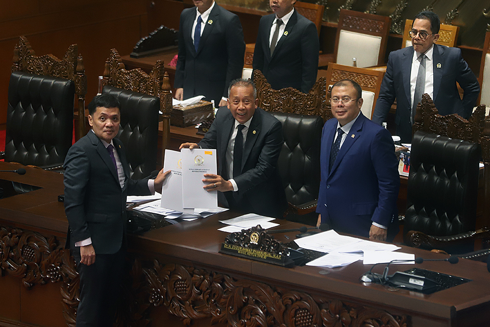 DPR mengesahkan Adies Kadir sebagai hakim Konstitusi unsur DPR RI. (BeritaNasional/Elvis Sendouw)
