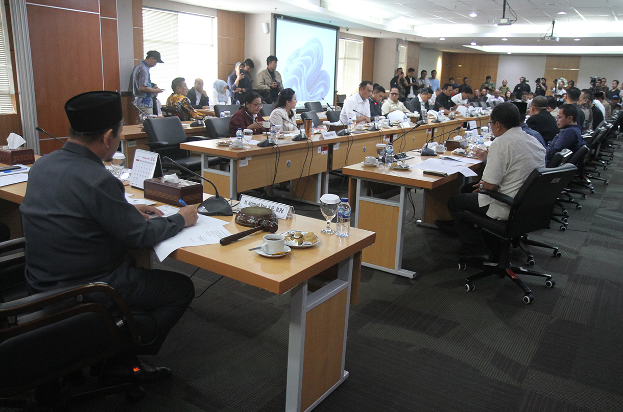 Suasana rapat untuk memilih pengganti Pj Gubernur Jakarta Heru Budi di Ruang Serbaguna DPRD Jakarta, Rabu (11/9/2024).(BeritaNasional.com/ Oke Atmaja)