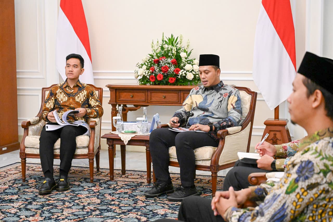 Wapres Gibran Rakabuming menerima audiensi Pimpinan Wilayah Gerakan Pemuda (PW GP) Ansor Provinsi Jawa Tengah (Jateng) di Istana Wakil Presiden. (BeritaNasional/Elvis/HO Setwapres)