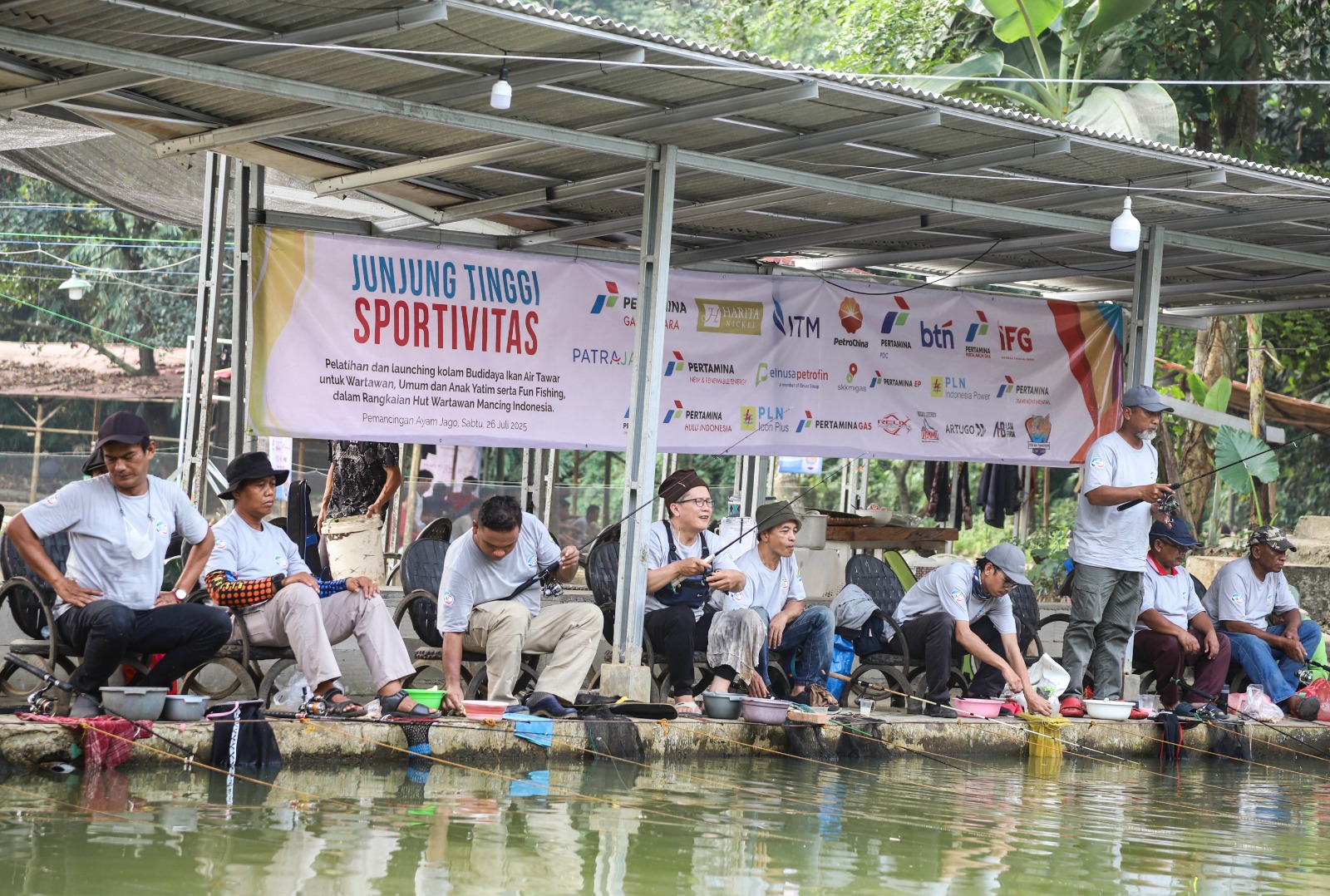 Wartawan Mancing Indonesia (WMI) gelar pelatihan dan launching kolam budidaya ikan bawal air tawar untuk wartawan, umum dan santunan anak yatim, lansia serta fun fishing antar media, korporasi untuk dukung Asta Cita Presiden Prabowo Subianto. (BeritaNasional/Elvis Sendouw)