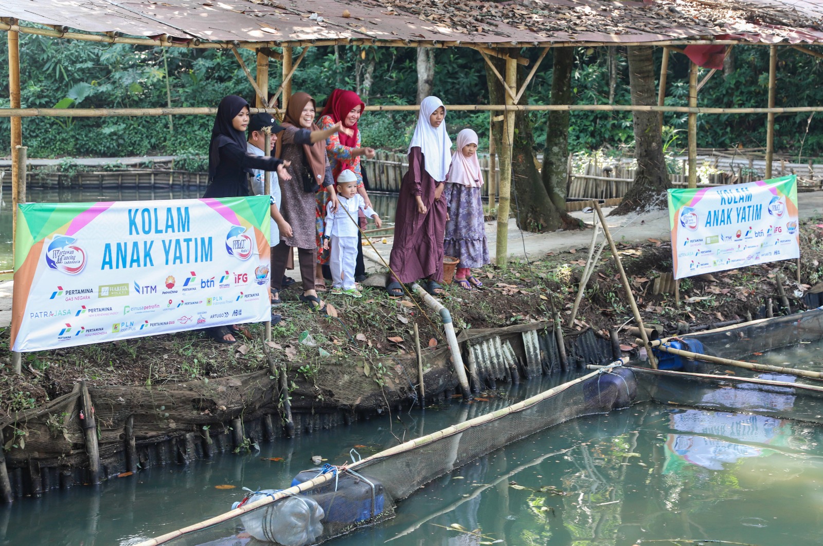 Wartawan Mancing Indonesia (WMI) gelar pelatihan dan launching kolam budidaya ikan bawal air tawar untuk wartawan, umum dan santunan anak yatim, lansia serta fun fishing antar media, korporasi untuk dukung Asta Cita Presiden Prabowo Subianto. (BeritaNasional/Elvis Sendouw)