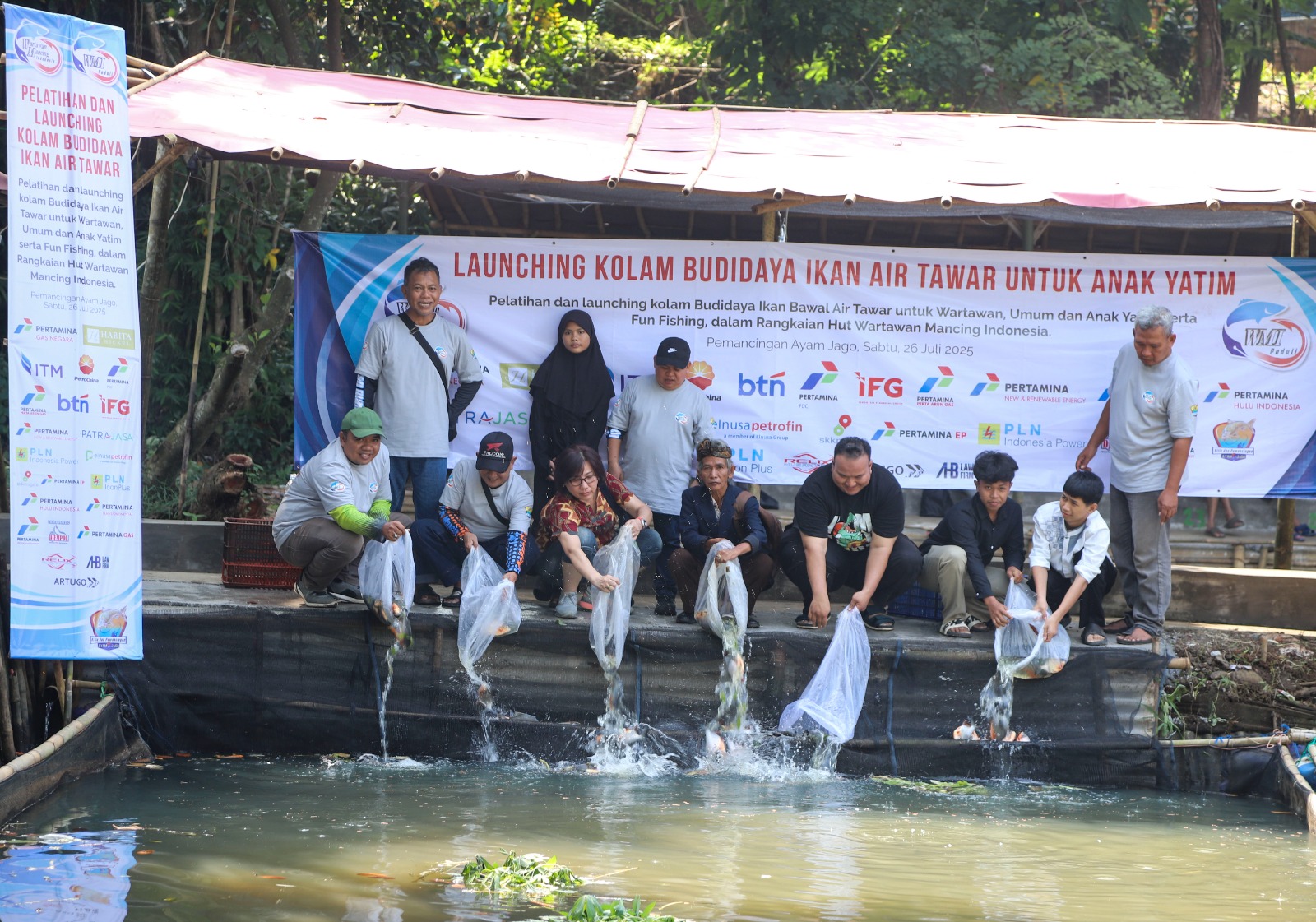 Wartawan Mancing Indonesia (WMI) gelar pelatihan dan launching kolam budidaya ikan bawal air tawar untuk wartawan, umum dan santunan anak yatim, lansia serta fun fishing antar media, korporasi untuk dukung Asta Cita Presiden Prabowo Subianto. (BeritaNasional/Elvis Sendouw)
