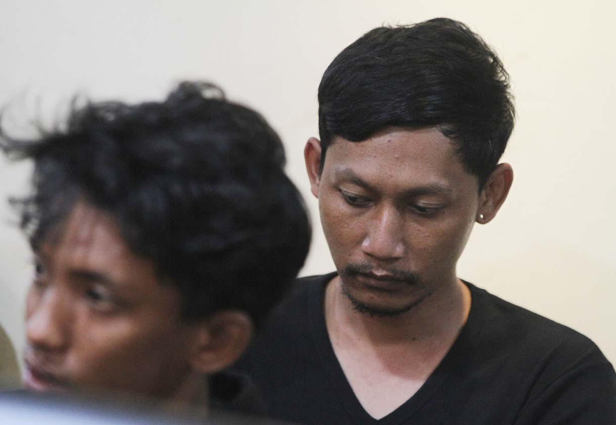 Eko dan Bima ditunjukkan petugas saat konferensi pers di Polda Metro Jaya, Jakarta, Kamis (18/9/2025).  (Beritanasional.com/Oke Atmaja)