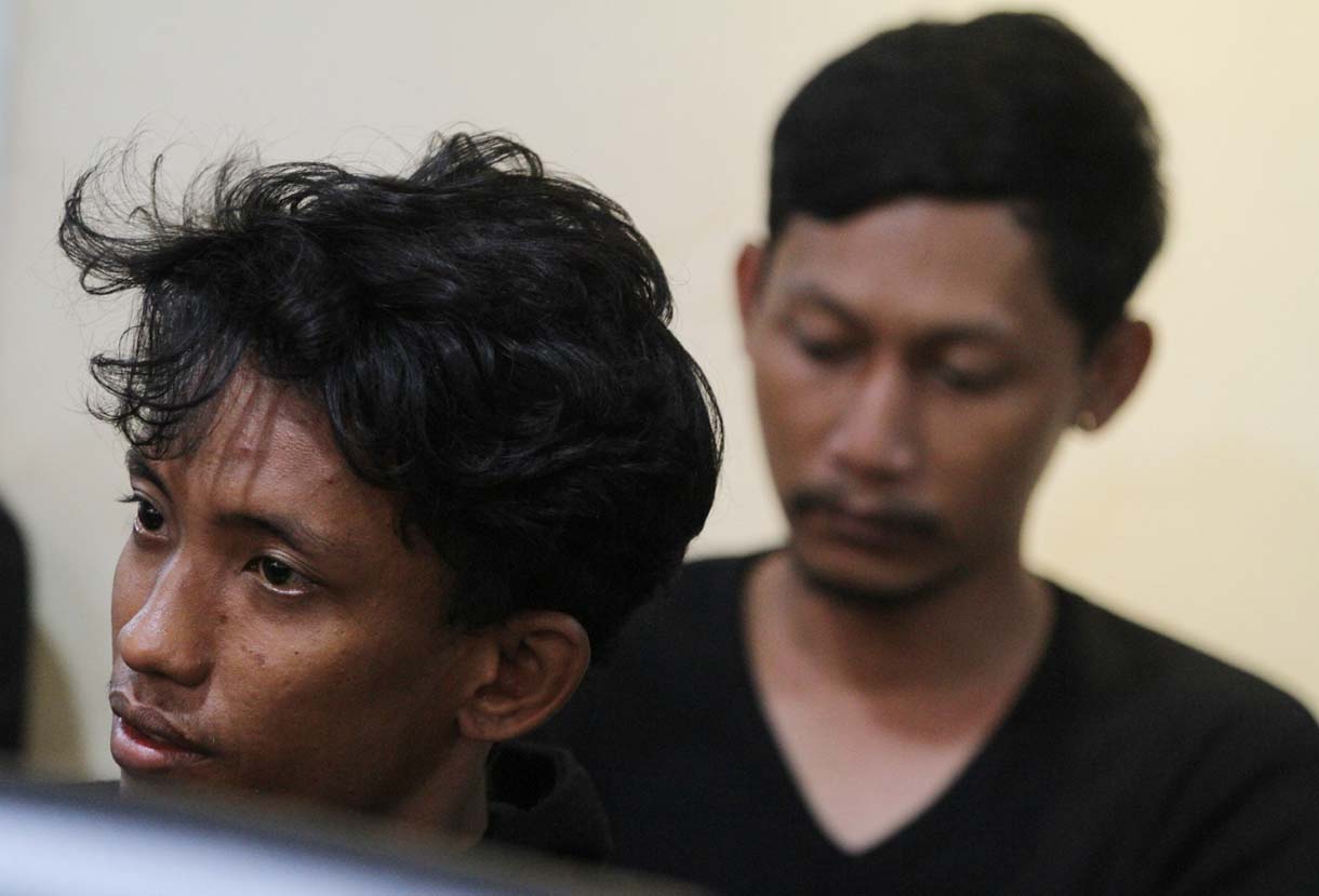 Eko dan Bima ditunjukkan petugas saat konferensi pers di Polda Metro Jaya, Jakarta, Kamis (18/9/2025).  (Beritanasional.com/Oke Atmaja)