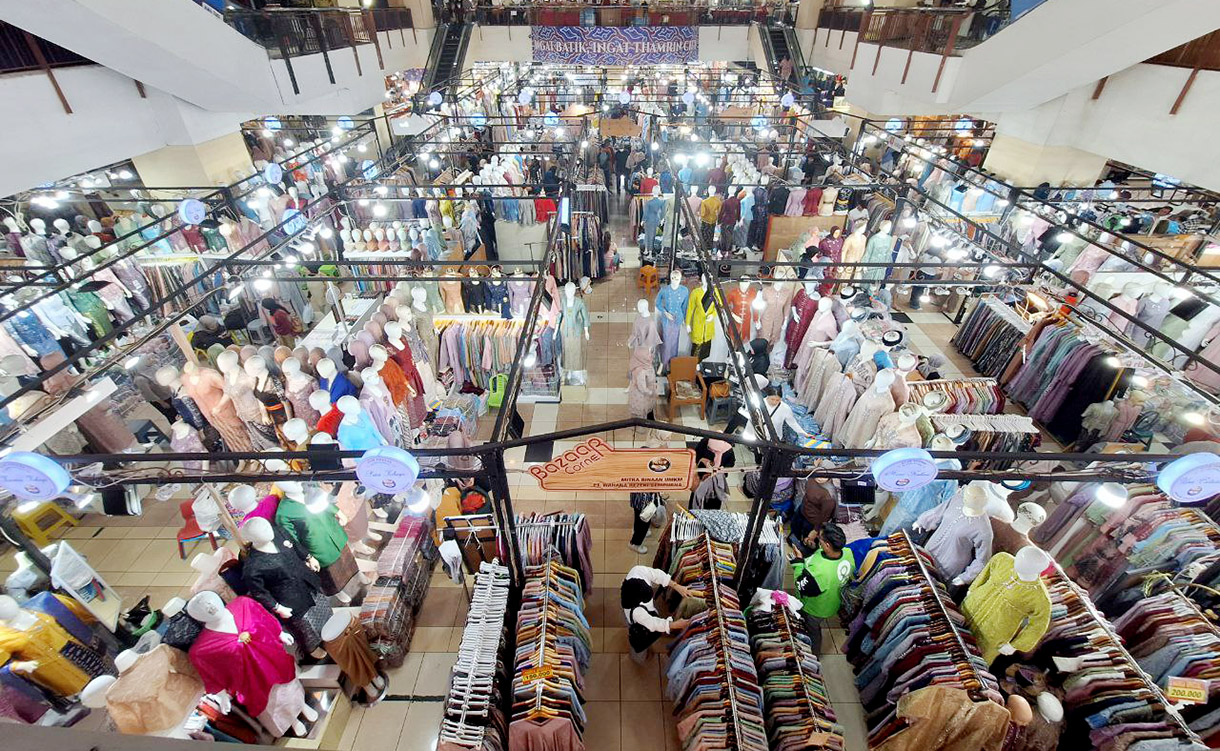 Suasana di Terminal Blok M, Jakarta,Minggu (21/7/2024). (BeritaNasional.com/Oke Atmaja)