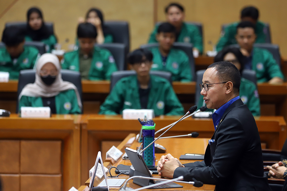 Diskusi Fraksi PAN DPR RI membahas tema " Polemik Pemberian Izin Pengelolaan Tambang Kepada Ormas Keagamaan". (BeritaNasional/Elvis Sendouw)