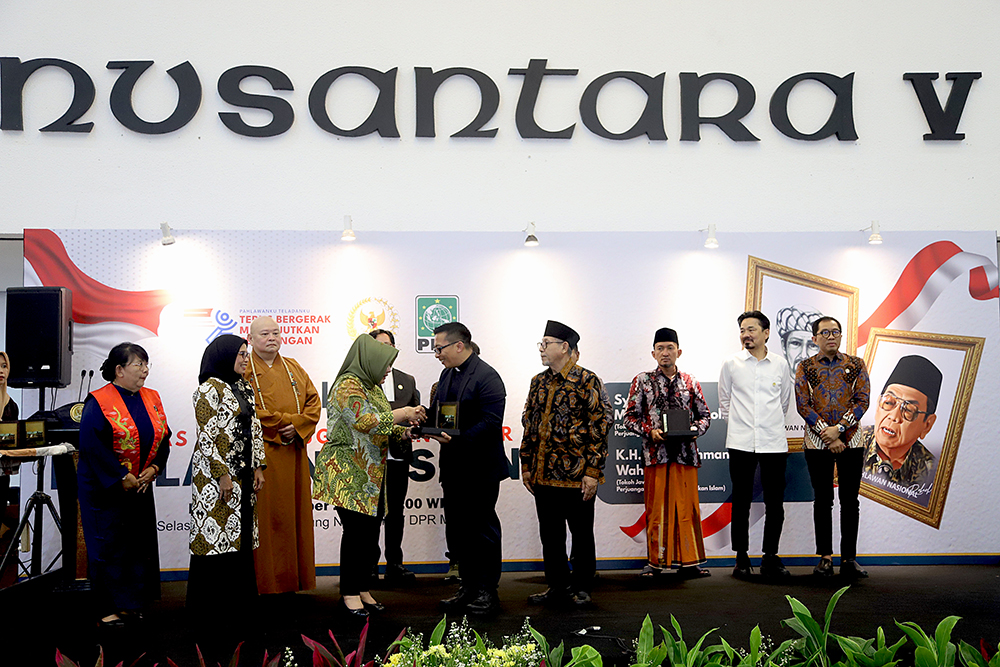 Tasyakuran penganugerahan gelar Pahlawan Nasional kepada dua tokoh besar bangsa yakni Syaikhona Muhammad Kholil Bangkalan dan KH Abdurrahman Wahid (Gus Dur). (BeritaNasional/Elvis Sendouw)