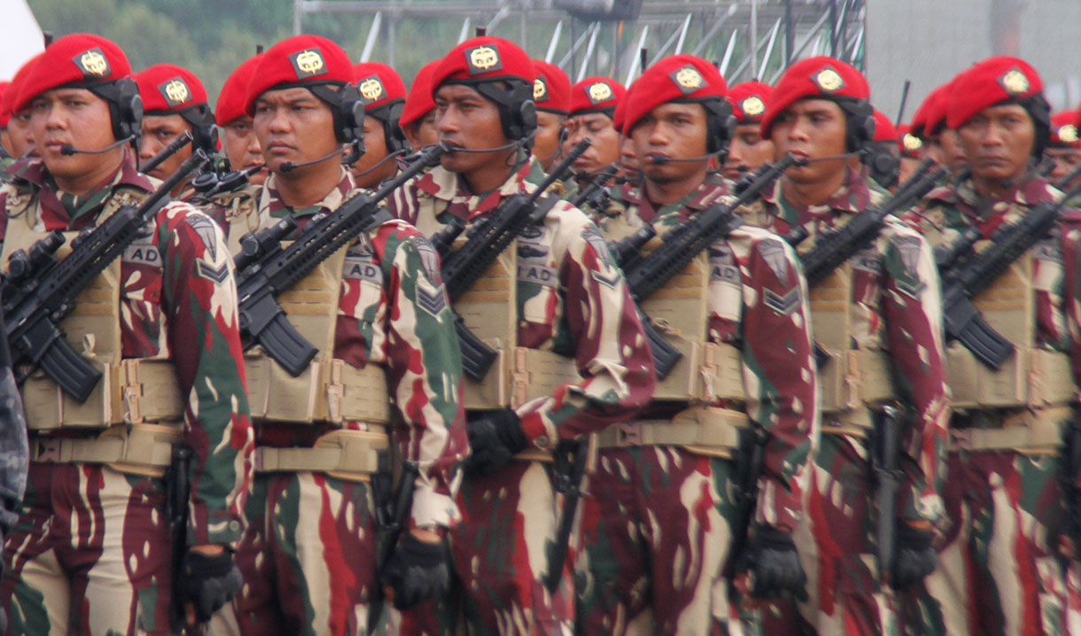 Prajurit TNI melakukan gladi bersih upacara menjelang peringatan Hari Ulang Tahun (HUT) ke-79 TNI di kawasan Monas, Jakarta, Kamis (3/10/2024). (BeritaNasional.com/Oke Atmaja)