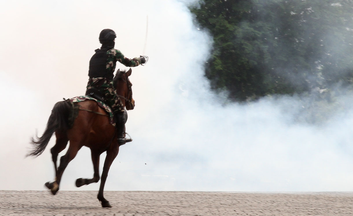 Prajurit TNI melakukan gladi bersih upacara menjelang peringatan Hari Ulang Tahun (HUT) ke-79 TNI di kawasan Monas, Jakarta, Kamis (3/10/2024). (BeritaNasional.com/Oke Atmaja)