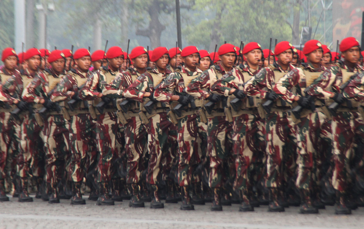 Prajurit TNI melakukan gladi bersih upacara menjelang peringatan Hari Ulang Tahun (HUT) ke-79 TNI di kawasan Monas, Jakarta, Kamis (3/10/2024). (BeritaNasional.com/Oke Atmaja)