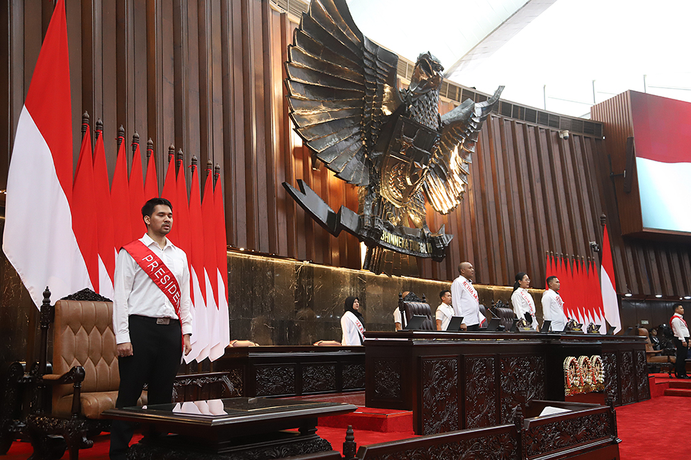 Gladi bersih persiapan Sidang Tahunan MPR RI 2025 Tim peraga melakukan gladi bersih persiapan Sidang Tahunan MPR 2025. (BeritaNasional/Elvis Sendouw)