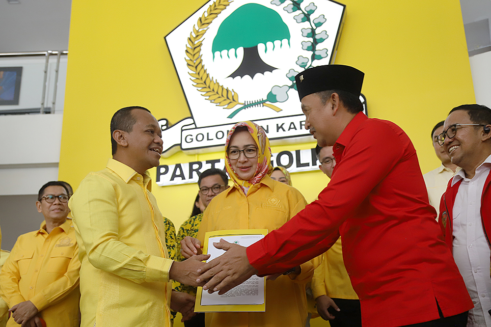 Golkar umumkan pasangan cagub dan cawagub Banten Airin dan Ade. (BeritaNasional/Elvis Sendouw)