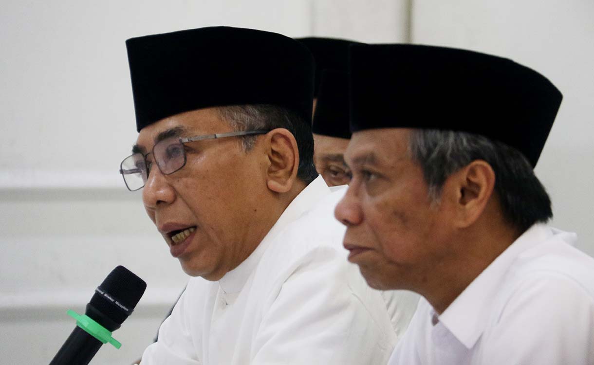 Ketua Umum Pengurus Besar Nahdlatul Ulama (PBNU) KH Yahya Cholil Staquf alias Gus Yahya (kiri) bersama Sekjen PBNU H. Amin Said Husni saat menyampaikan keterangan pers di Kantor PBNU, Jakarta, Rabu (3/12/2025).  (Beritanasional.com/Oke Atmaja)