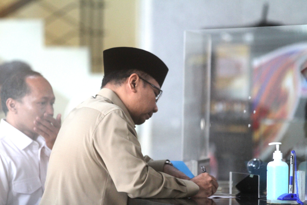 Gus Yaqut Diperiksa KPK Kasus Kouta Haji Mantan Menteri Agama, Yaqut Cholil Qoumas alias Gus Yaqut, memenuhi panggilan penyelidik Komisi Pemberantasan Korupsi (KPK), Jakarta, Kamis (7/8/2025). (Beritanasional.com/Oke Atmaja)