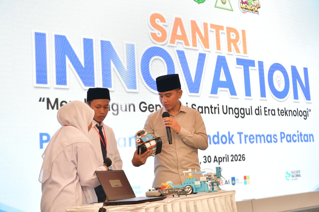 Wapres Gibran Rakabuming mengunjungi Perguruan Islam Pondok Tremas di Jl. Tj. II, Tremas, Arjosari, Pacitan, Jawa Timur. (BeritaNasional/Elvis/HO Setwapres)
