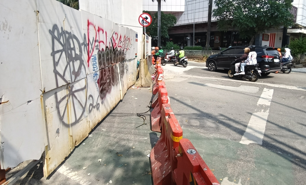 Kendaraan melintas di Jalan Sultan Agung, Manggarai,Jakarta, Senin (11/5/2026). (Beritanasional.com/Oke Atmaja)