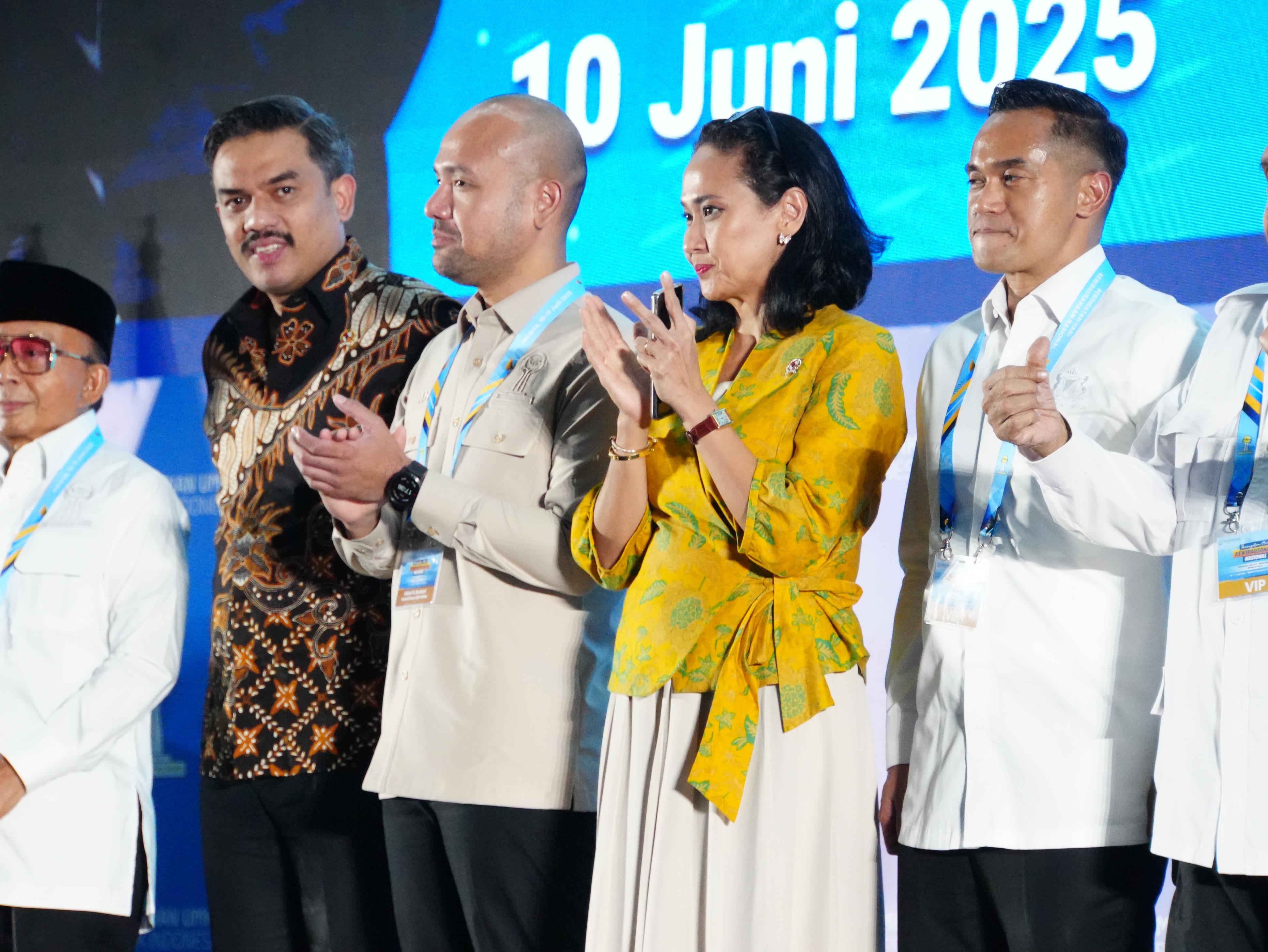 Hari Kewirausahaan Nasional, Wamen Christina: Momentum Pengakuan Peran UMKM Bangun Ekonomi Indonesia Wakil Menteri Pelindungan Pekerja Migran Indonesia, Christina Aryani menhadir Peringatan Hari Kewirausahaan Nasional di Smesco Jakarta. (BeritaNasional/Elvis Sendouw/HO Hms P2MI)