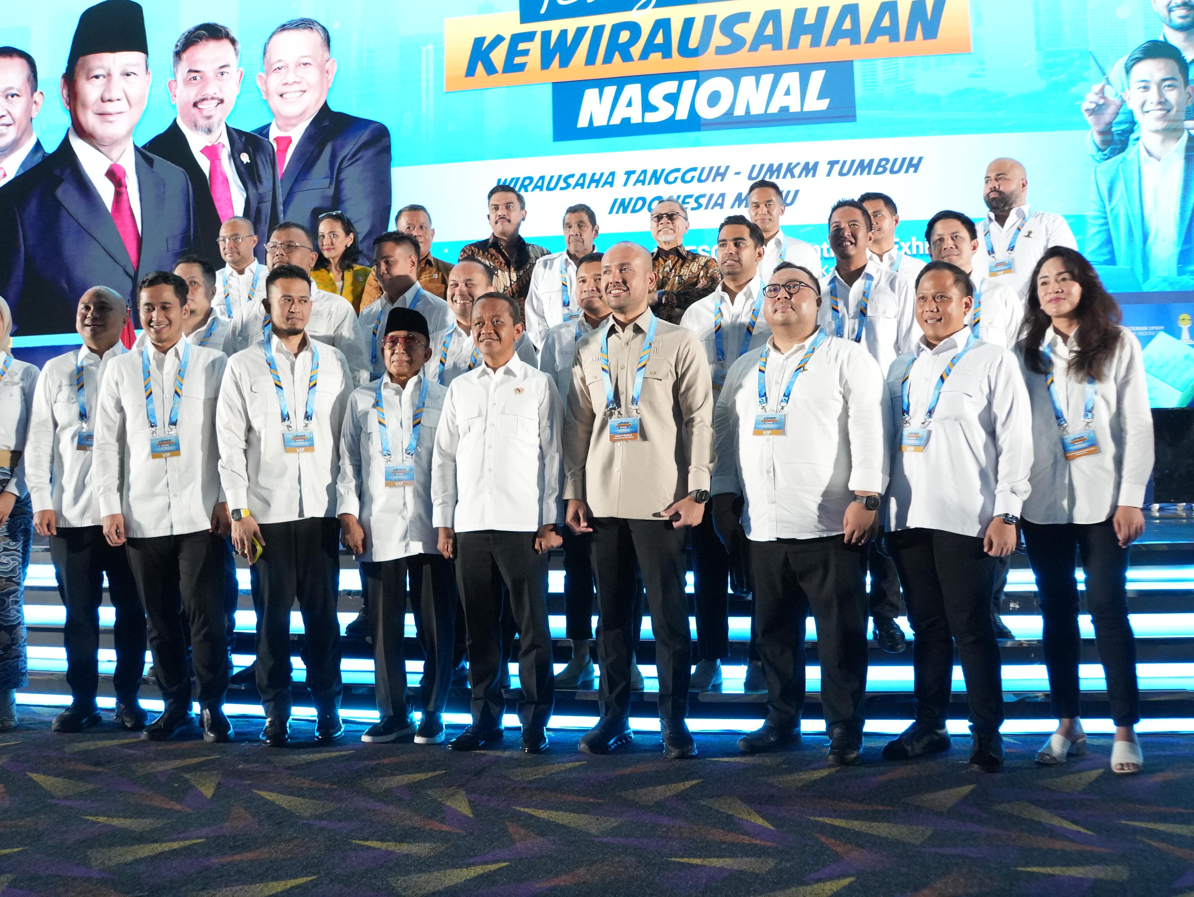 Hari Kewirausahaan Nasional, Wamen Christina: Momentum Pengakuan Peran UMKM Bangun Ekonomi Indonesia Wakil Menteri Pelindungan Pekerja Migran Indonesia, Christina Aryani menhadir Peringatan Hari Kewirausahaan Nasional di Smesco Jakarta. (BeritaNasional/Elvis Sendouw/HO Hms P2MI)