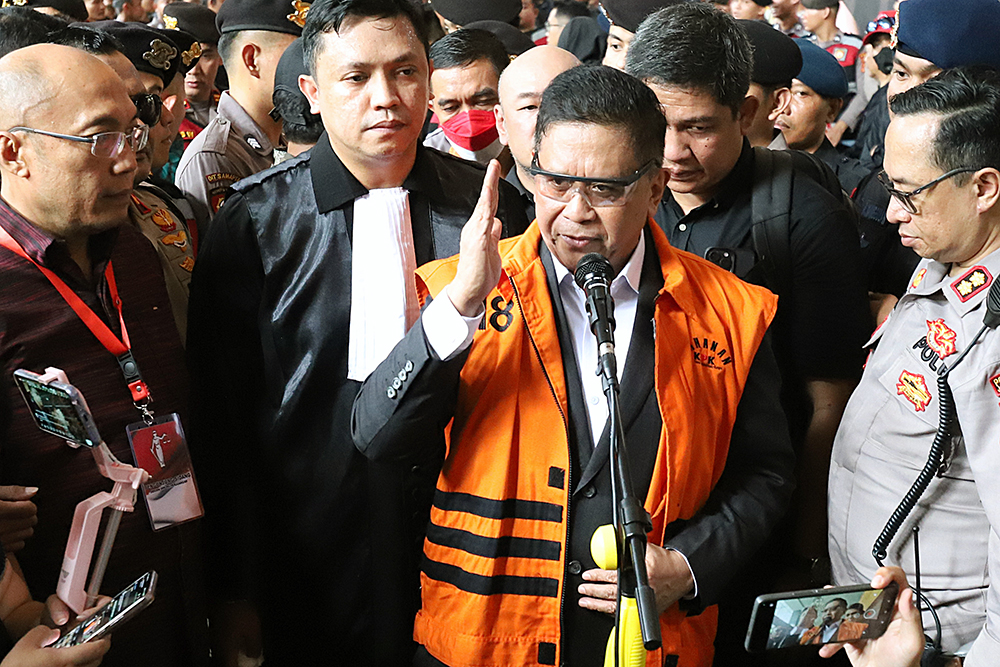 Hasto Kristiyanto Tiba di Tipikor untuk Jalani Sidang Vonis Terdakwa kasus dugaan suap pergantian antarwaktu (PAW) untuk anggota DPR Harun Masiku dan perintangan penyidikan Hasto Kristiyanto tiba di Tipikor. (BeritaNasional/Elvis Sendouw)
