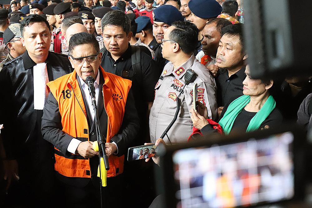 Hasto Kristiyanto Tiba di Tipikor untuk Jalani Sidang Vonis Terdakwa kasus dugaan suap pergantian antarwaktu (PAW) untuk anggota DPR Harun Masiku dan perintangan penyidikan Hasto Kristiyanto tiba di Tipikor. (BeritaNasional/Elvis Sendouw)