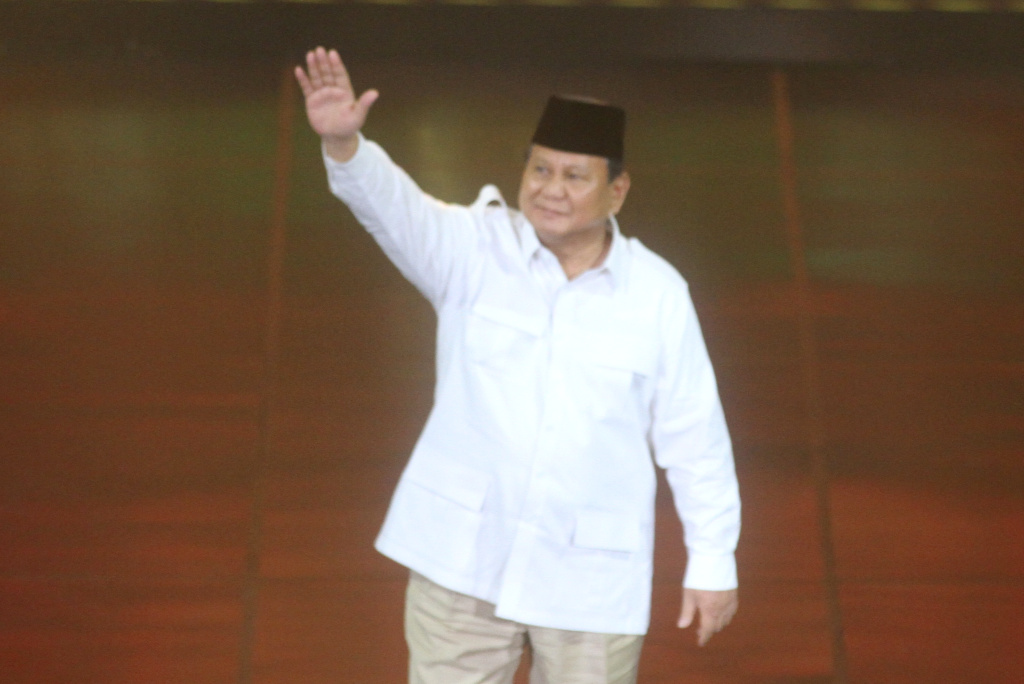 Presiden yang juga Ketua Umum Partai Gerindra Prabowo Subianto menyampaikan pidato saat perayaan HUT Ke-17 Partai Gerindra di Sentul International Convention Center, Bogor, Jawa Barat, Sabtu (15/2/2025).  (Berita Nasional.com/Oke Atmaja)