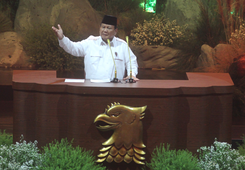 Presiden yang juga Ketua Umum Partai Gerindra Prabowo Subianto menyampaikan pidato saat perayaan HUT Ke-17 Partai Gerindra di Sentul International Convention Center, Bogor, Jawa Barat, Sabtu (15/2/2025).  (Berita Nasional.com/Oke Atmaja)