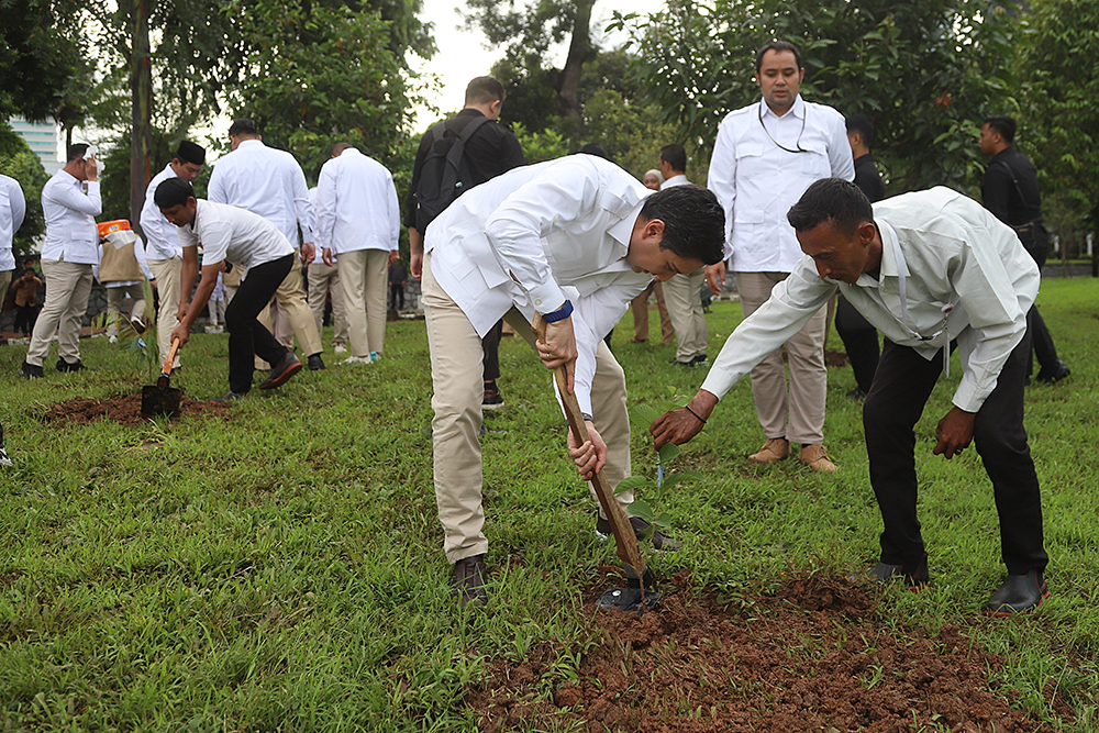 Fraksi Partai Gerindra DPR menggelar sejumlah kegiatan sosial dalam perayaan HUT Partai Gerindra di DPR. (BeritaNasional/Elvis Sendouw)