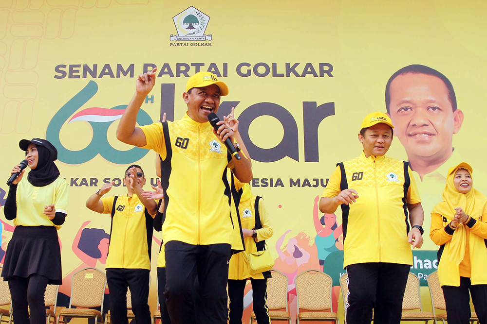 Senam HUT ke 60 Partai Golkar diikuti secara daring di seluruh Kantor DPD Partai Golkar tingkat Provinsi dan Kabupaten/Kota di seluruh Indonesia. (BeritaNasional/Elvis Sendouw)