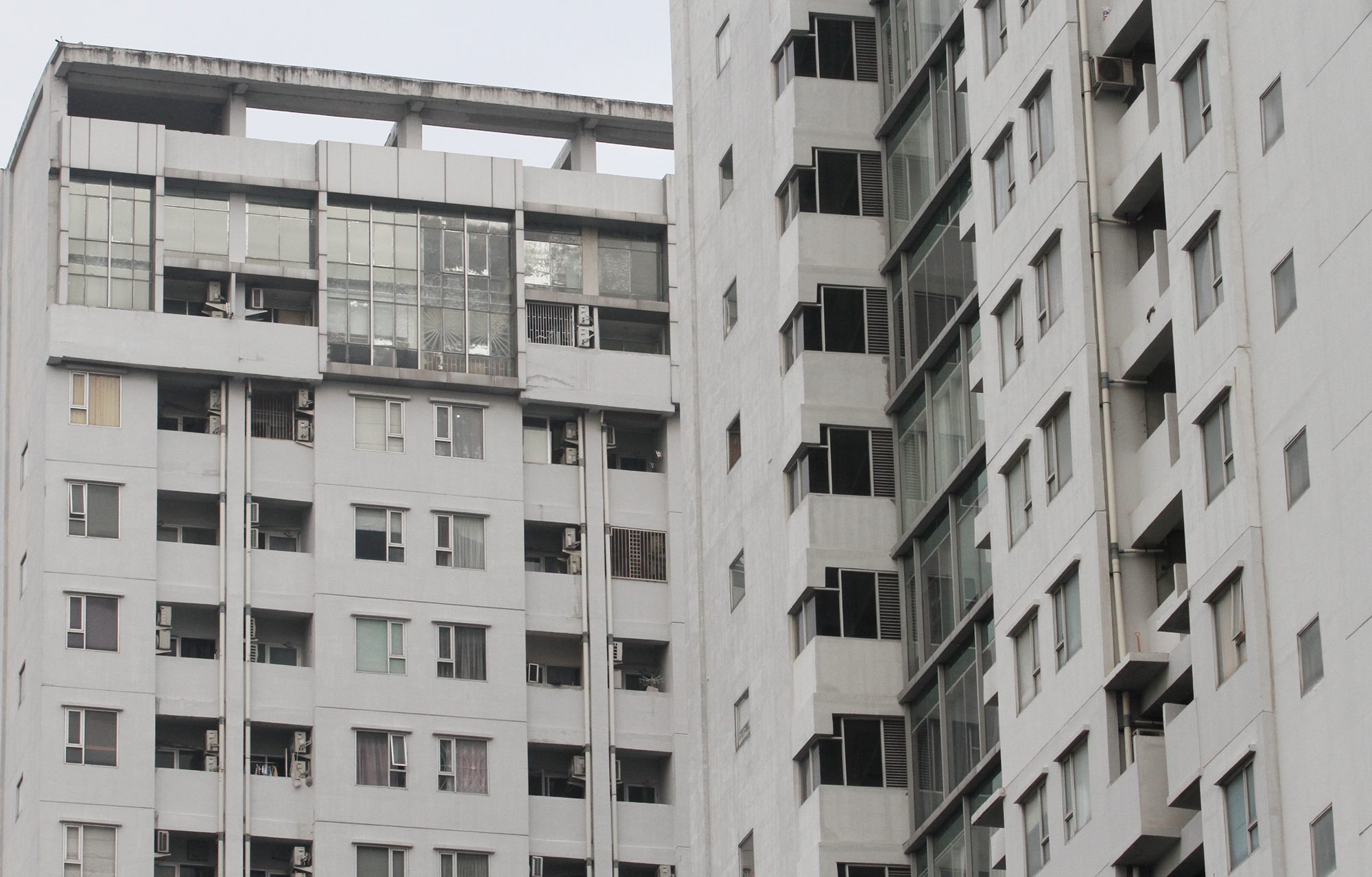 Deretan gedung apartemen di Grogol Jakarta Barat, Sabtu (4/10/2025).  (Beritanasional.com/Oke Atmaja)