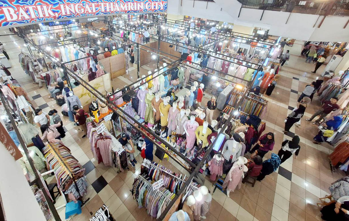 Suasana di Pusat Perbelanjaan Thamrin City, Jakarta, Kamis (13/11/2025).  (Beritanasional.com/Oke Atmaja)