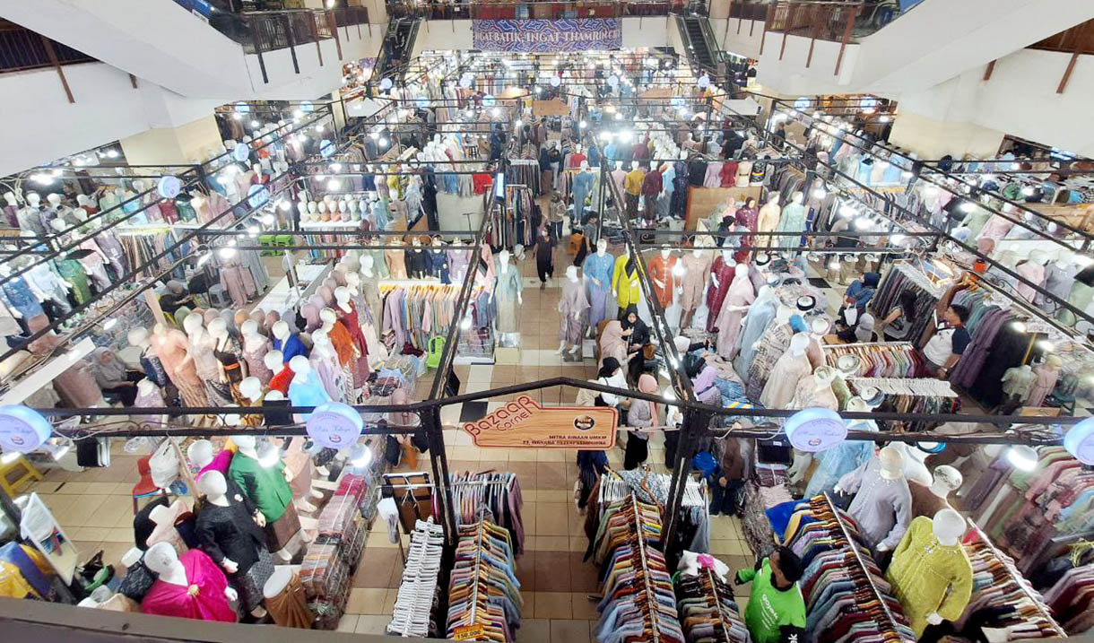 Suasana di Pusat Perbelanjaan Thamrin City, Jakarta, Kamis (13/11/2025).  (Beritanasional.com/Oke Atmaja)