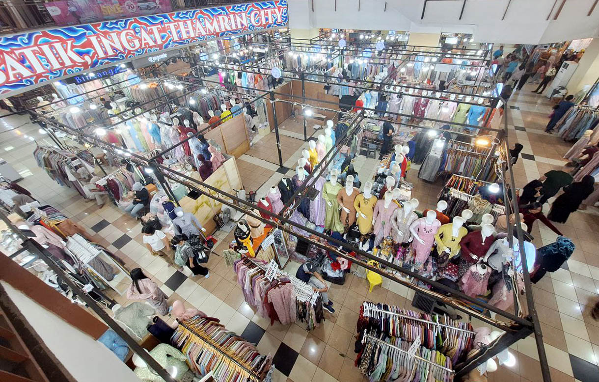 Suasana di Pusat Perbelanjaan Thamrin City, Jakarta, Kamis (13/11/2025).  (Beritanasional.com/Oke Atmaja)