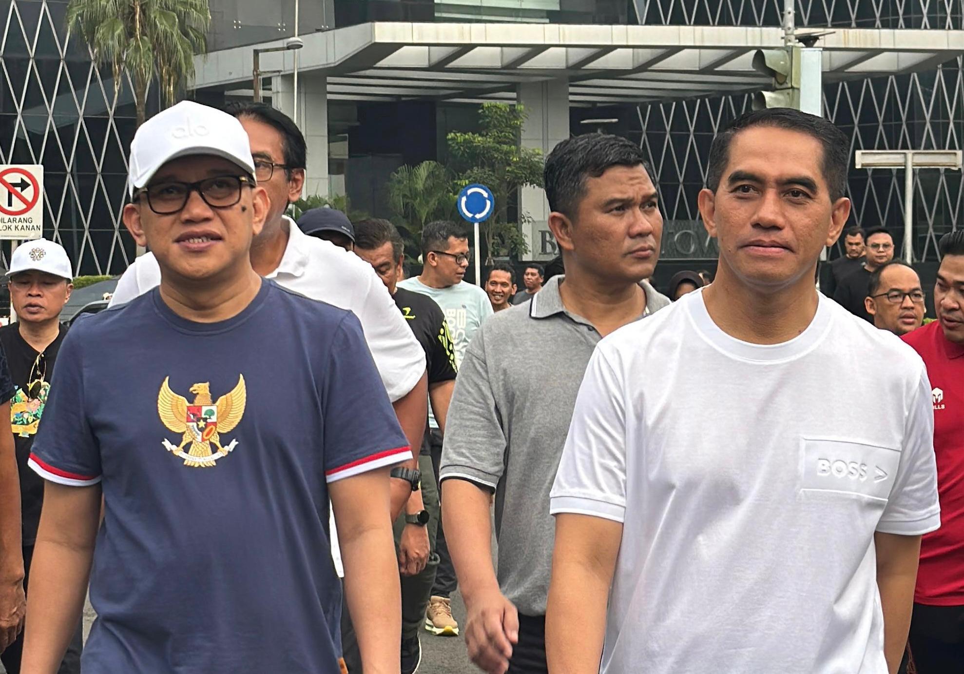 Ingatkan Kompak Lindungi Pekerja Migran, Menteri Karding Gelar Jalan Pagi Bersama Seluruh Kepala BP3MI Menteri Abdul Kadir Karding mengawali Minggu paginya dengan melakukan olahraga jalan sehat. (BeritaNasional/Elvis Sendouw)