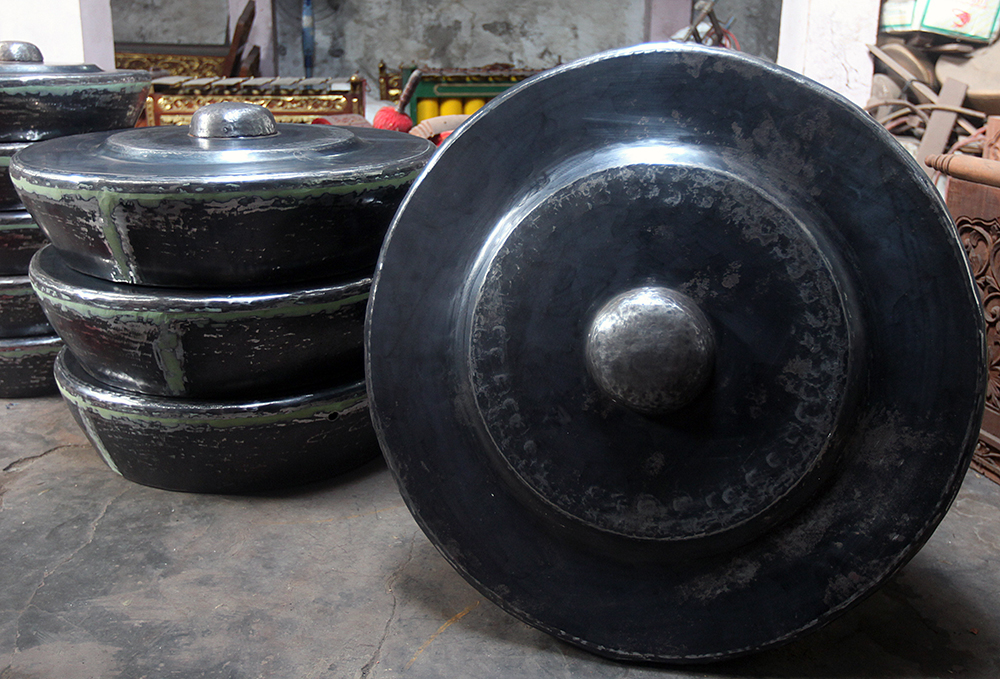 Pembuatan alat musik tradisional Jawa di Sentra Kerajinan Gamelan Rumahan Daliyo Legiyono di Banguntapan, Bantul, Daerah Istimewa Yogyakarta. (BeritaNasional/Elvis Sendouw)