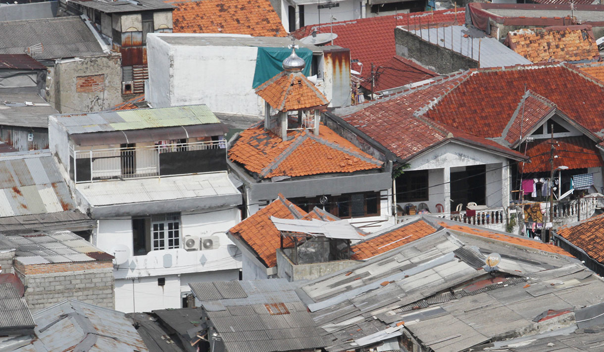 Foto Udara pemukiman padat penduduk di Jakarta, Jumat (4/10/2024). (BeritaNasional.com/Oke Atmaja)