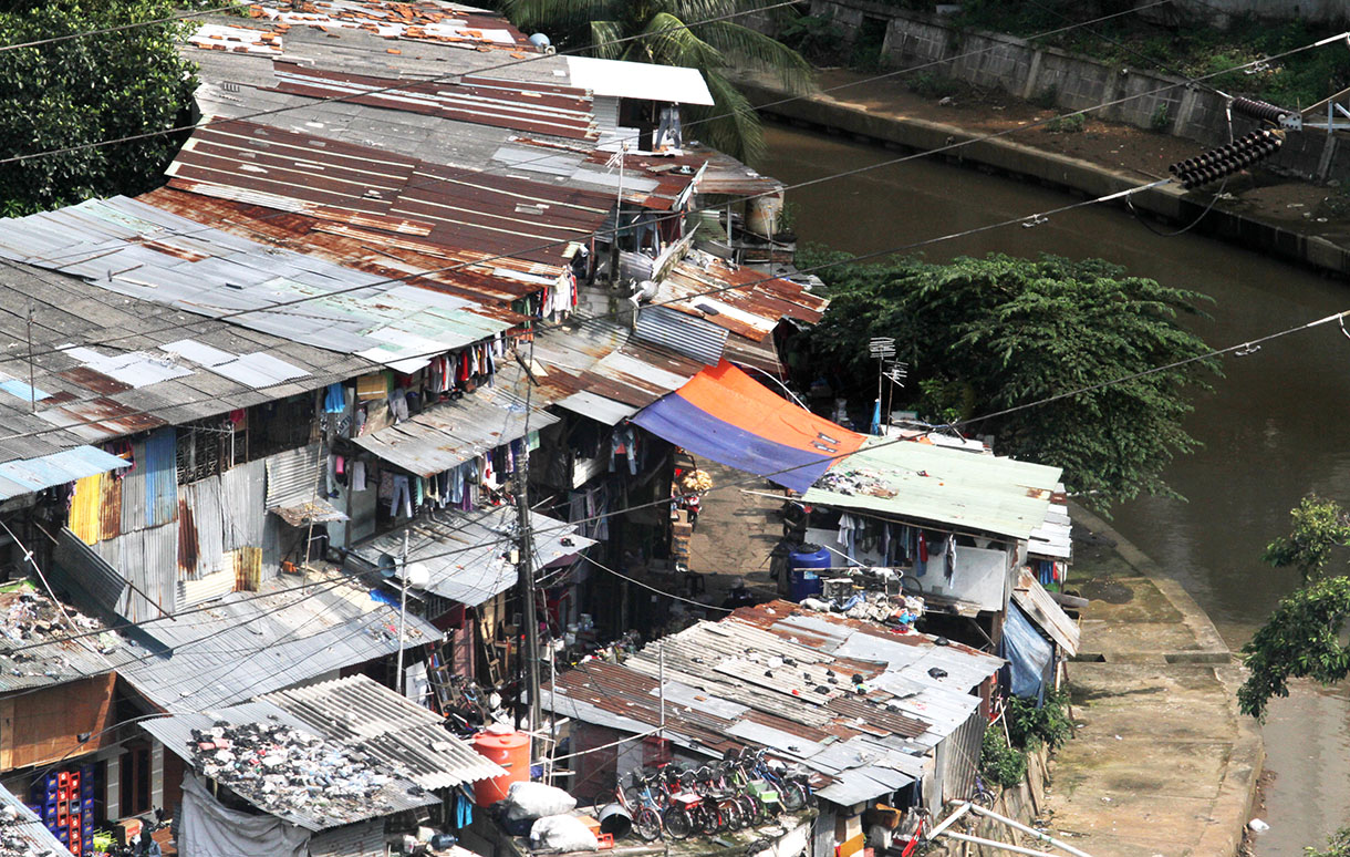 Foto Udara pemukiman padat penduduk di Jakarta, Jumat (4/10/2024). (BeritaNasional.com/Oke Atmaja)