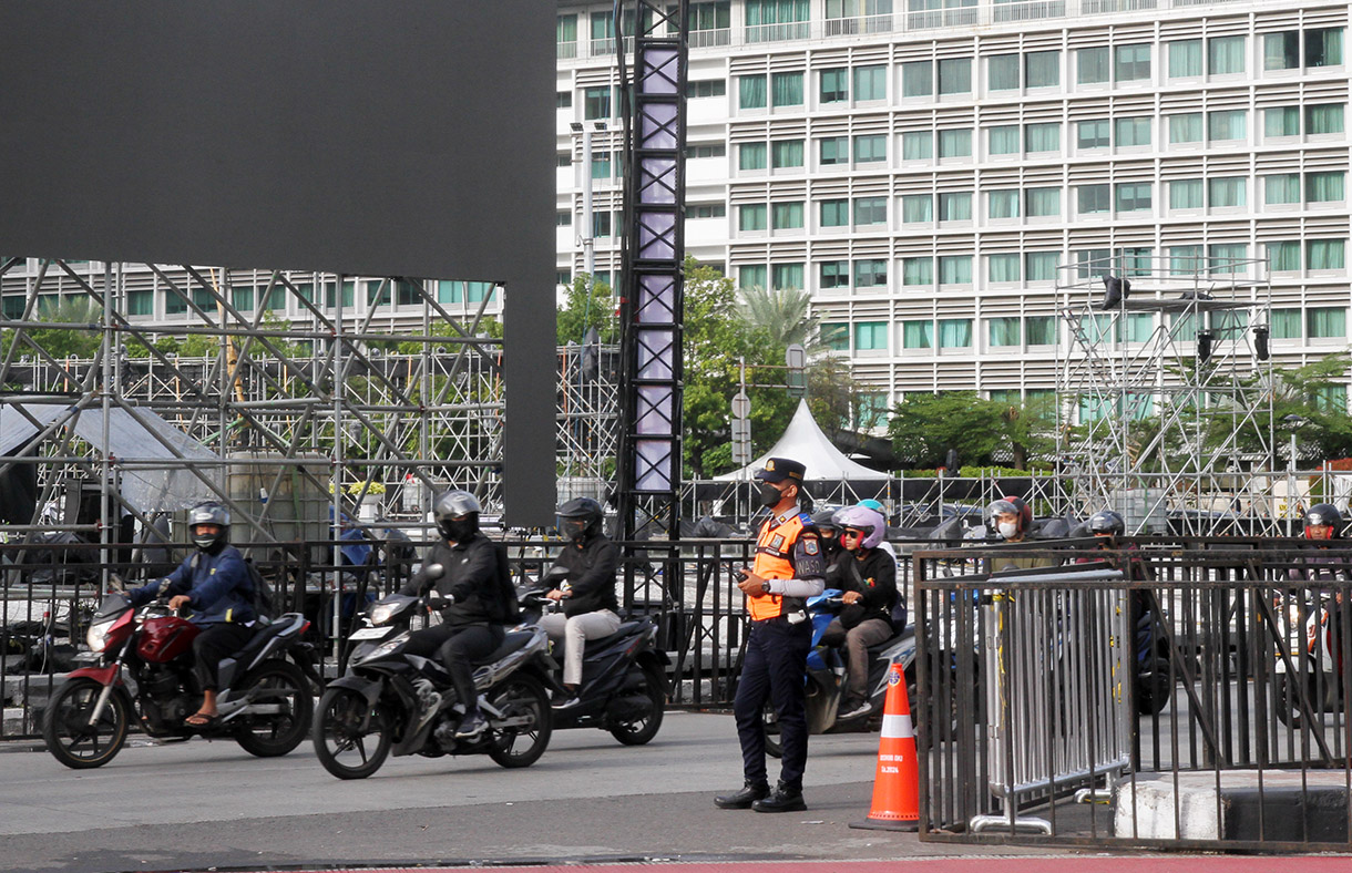 Suasana di kawasan MH Thamrin, Jakarta, Senin (31/12/2024).  (BeritaNasional.com/Oke Atmaja)