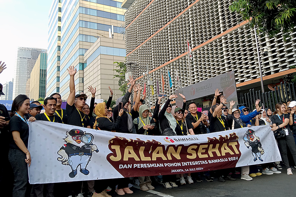 Bawaslu RI gelar jalan sehat dan penanaman pohon. (BeritaNasional/HO/Elvis Sendouw)