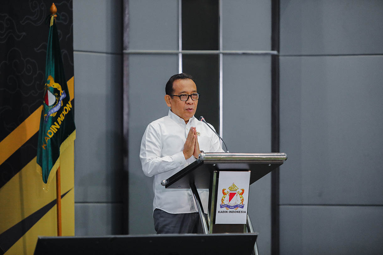 Komisi III DPR menandatangani berita acara persetujuan tingkat I terhadap revisi Undang-Undang (RUU) tentang Perubahan atas Nomor 8 Tahun 1981 tentang Kitab Undang-Undang Hukum Acara Pidana (KUHAP). (BeritaNasional/Elvis Sendouw)