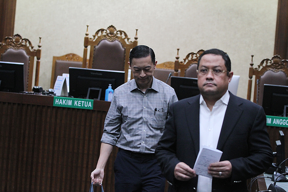 JPU Tuntut Tom Lembong 7 Tahun Penjara Terdakwa kasus dugaan korupsi impor gula Thomas Trikasih Lembong bersiap menjalankan sidang pembacaan tuntutan di Pengadilan Tipikor, Jakarta. (BeritaNasional/HO/Agus SinPo.id)