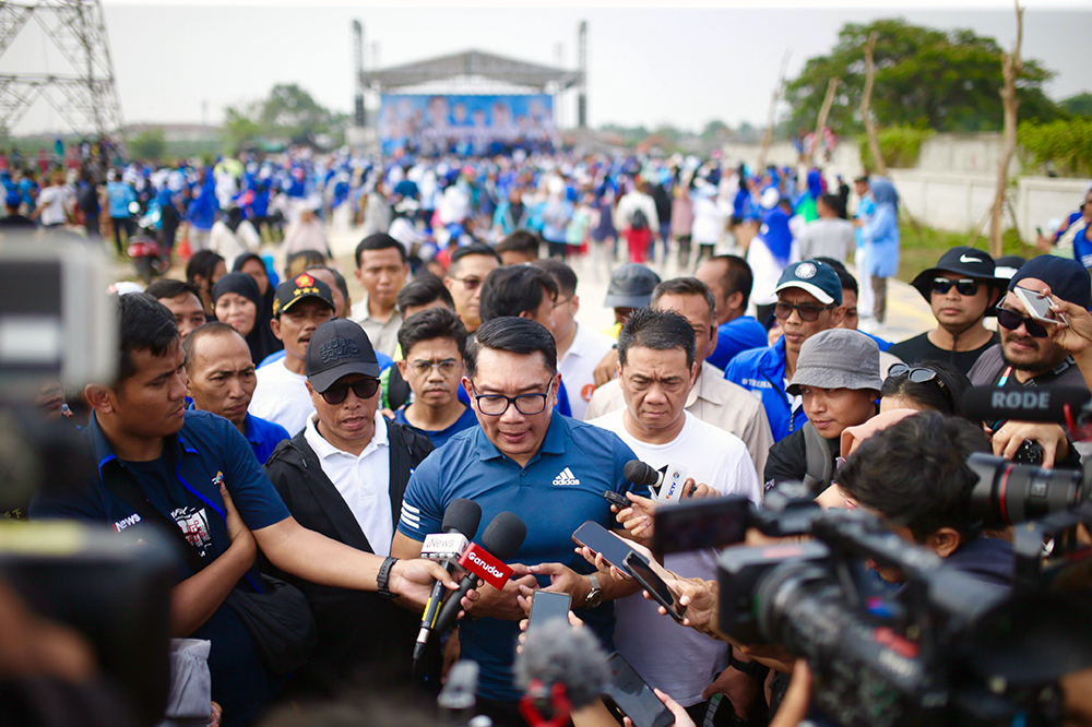 Calon Gubernur Jakarta Ridwan Kamil ajak masyarakat senam di kampanye keempat. (BeritaNasional/Elvis Sendouw)