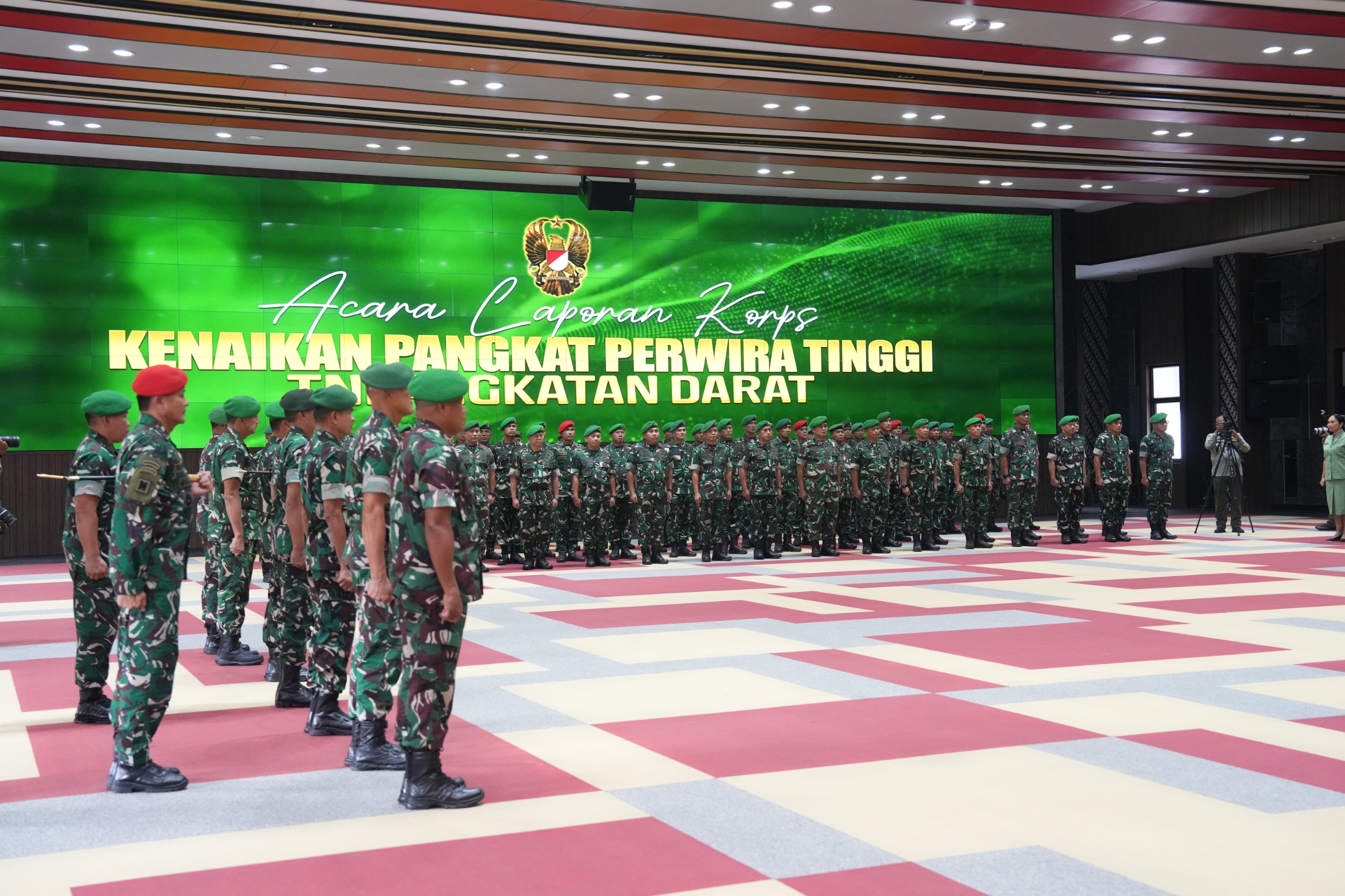 Kepala Staf Angkatan Darat (Kasad) Jenderal TNI Maruli Simanjuntak, M.Sc. memimpin upacara Laporan Korps Kenaikan Pangkat 65 Perwira Tinggi (Pati) TNI Angkatan Darat. (BeritaNasional/Elvis Sendouw/HO Puspen TNI)