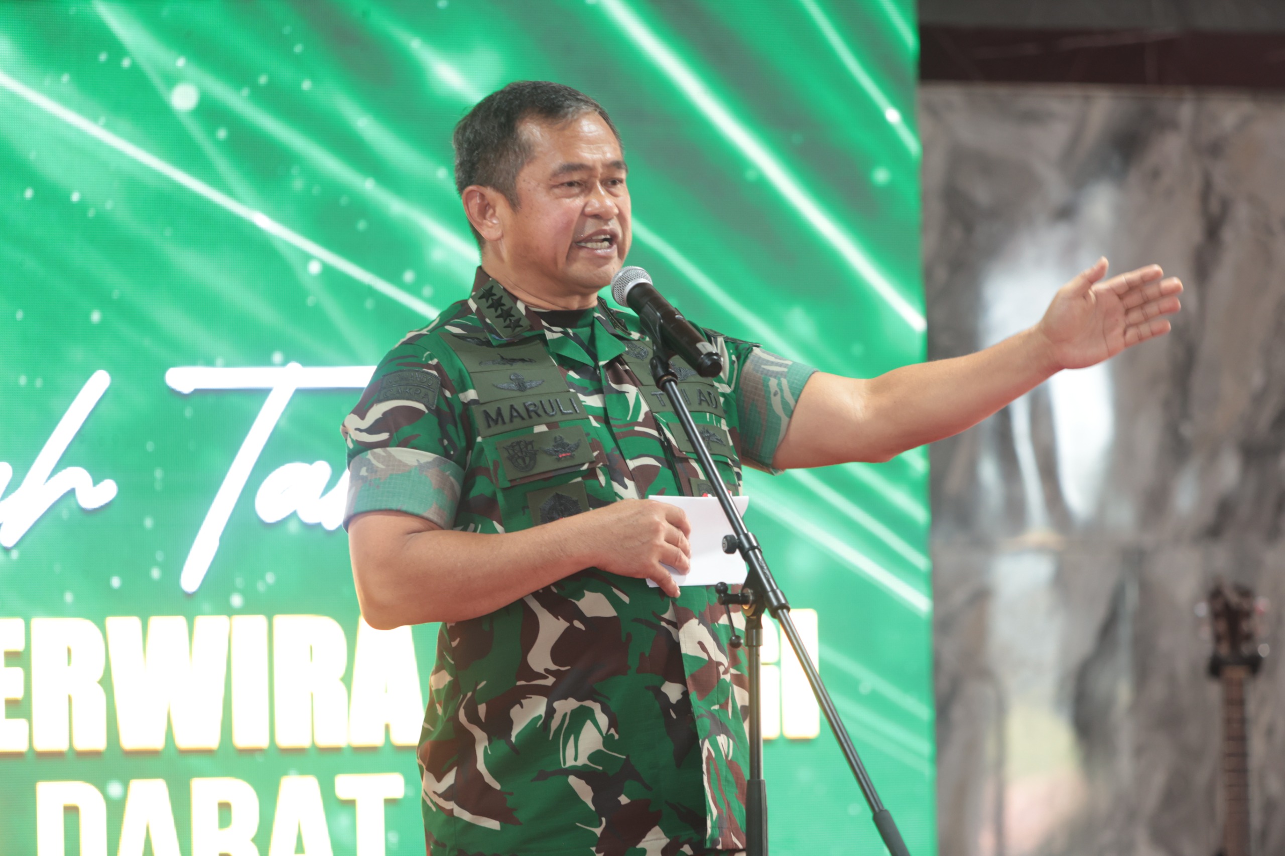 Kepala Staf Angkatan Darat (Kasad) Jenderal TNI Maruli Simanjuntak, M.Sc. memimpin upacara Laporan Korps Kenaikan Pangkat 65 Perwira Tinggi (Pati) TNI Angkatan Darat. (BeritaNasional/Elvis Sendouw/HO Puspen TNI)