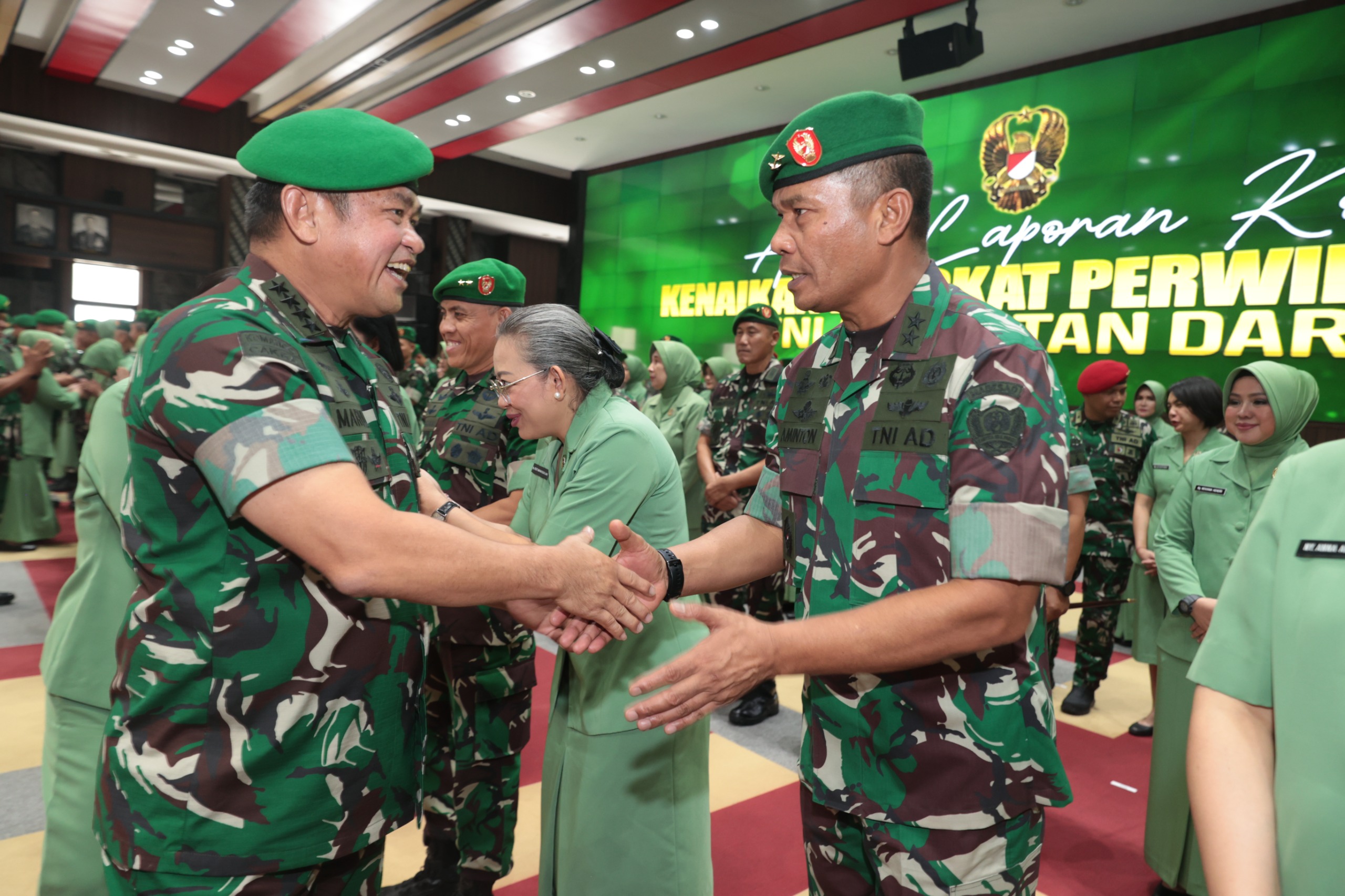 Kepala Staf Angkatan Darat (Kasad) Jenderal TNI Maruli Simanjuntak, M.Sc. memimpin upacara Laporan Korps Kenaikan Pangkat 65 Perwira Tinggi (Pati) TNI Angkatan Darat. (BeritaNasional/Elvis Sendouw/HO Puspen TNI)