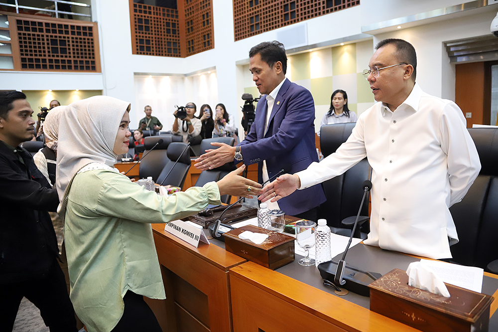 Keluarga korban Afif Maulana mengadu ke komisi III. (BeritaNasional/Elvis Sendouw)