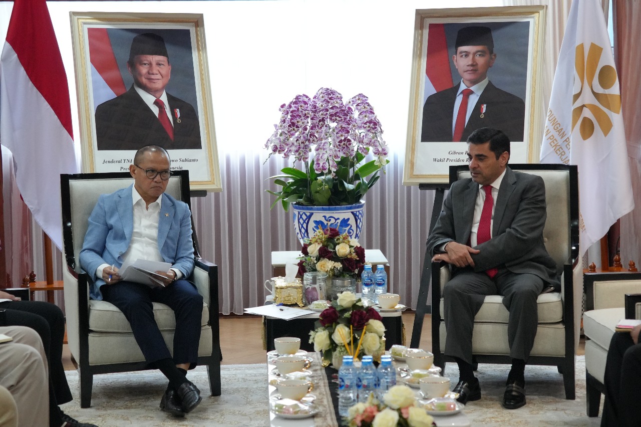 Menteri P2MI Mukhtarudi menerima kunjungan Duta Besar Yordania untuk Indonesia, Sudqi Al Omoush, di Kantor KemenP2MI. (BeritaNasional/Elvis/HO P2MI)
