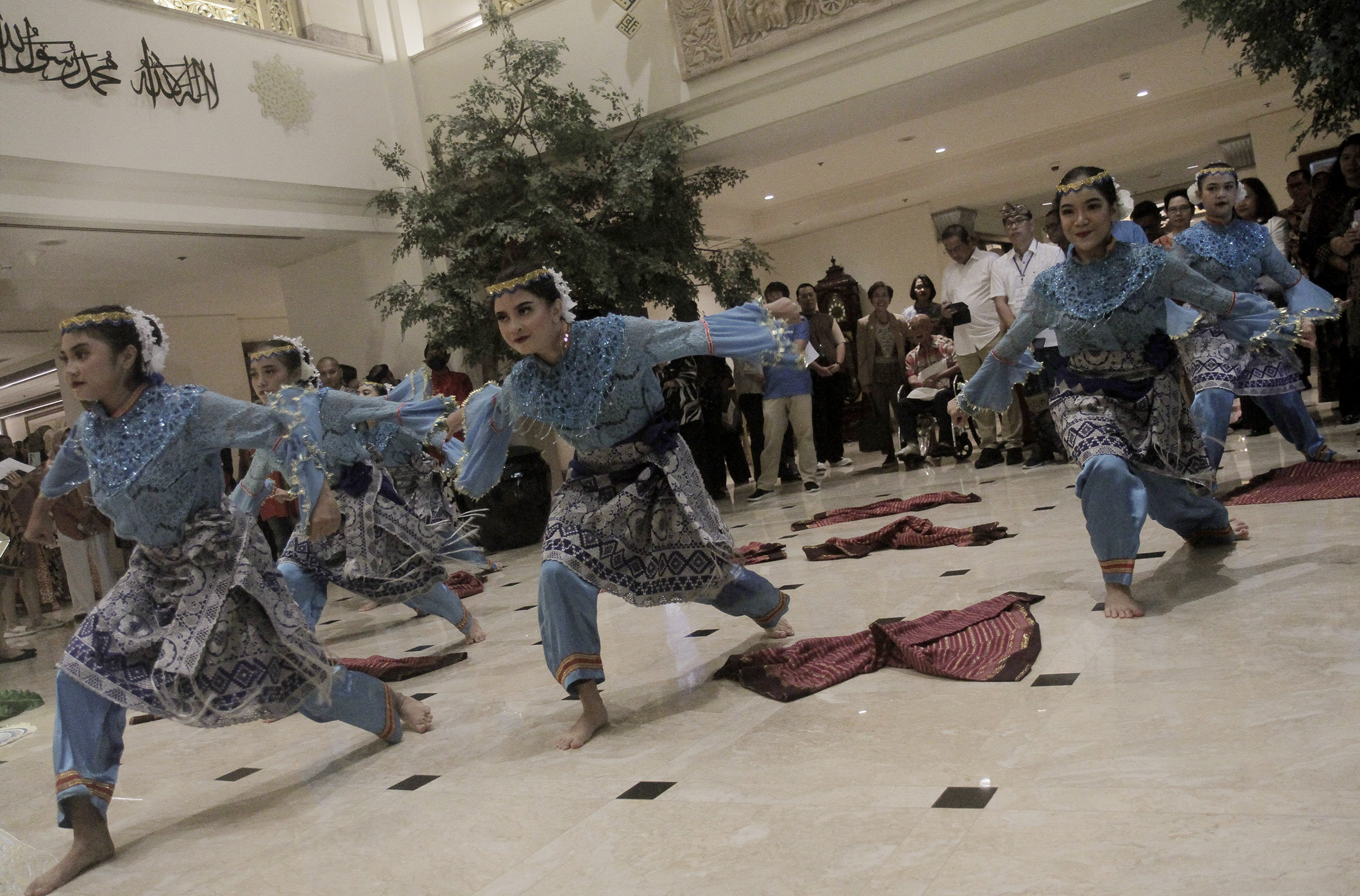 Suasana perayaan Anniversary ke 50 Tahun Hotel Borobudur di Lobby Hotel Borobudur, Jakarta, Sabtu (23 /3/2024). (Indonesiaglobe/Oke Atmaja)